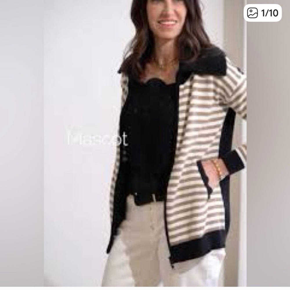 NWT Cabi Mascot Cardigan style 6448 Medium, zip up, front pockets, collared